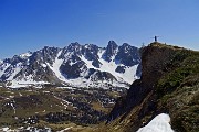 63 In cresta  sulla cima del Gardena con le Piccole Dolomiti Scalvine da sfondo